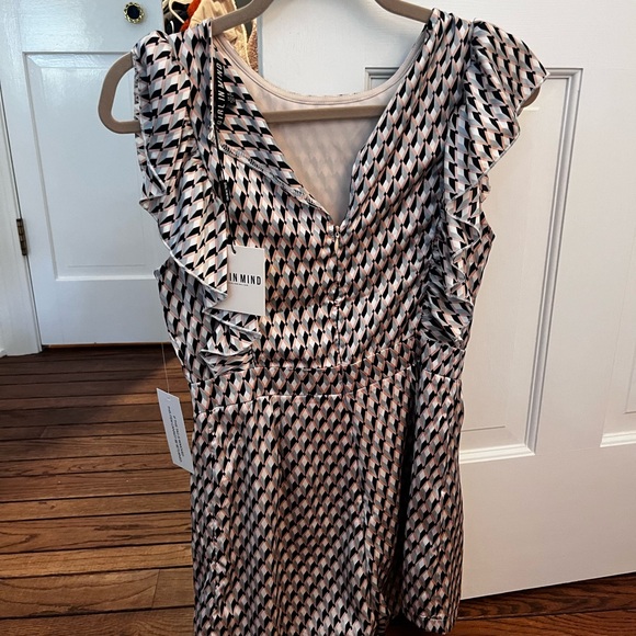 Chic Ruffled Geometric Ruffle Romper - Picture 2 of 2